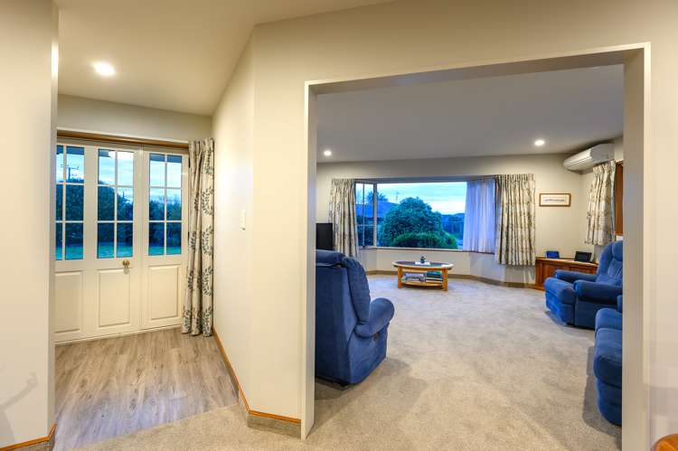 1 Ballard Drive Stoke_4