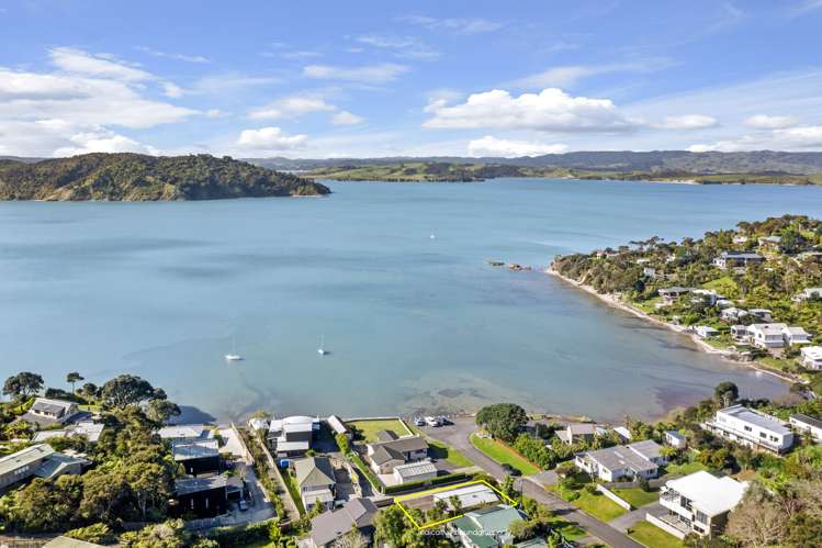 50 Lorenzen Bay Road Raglan_34