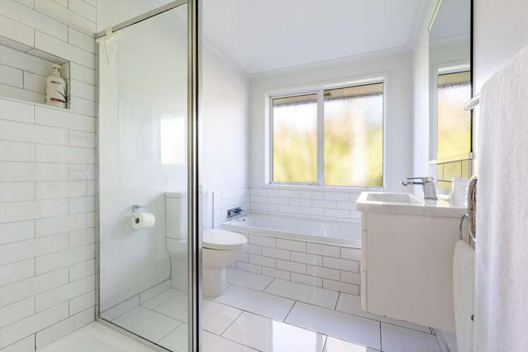 72 Hamilton Drive Wainui Beach_13