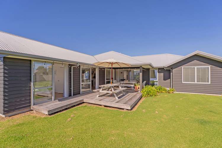 44 Longreach Drive Cooks Beach_30