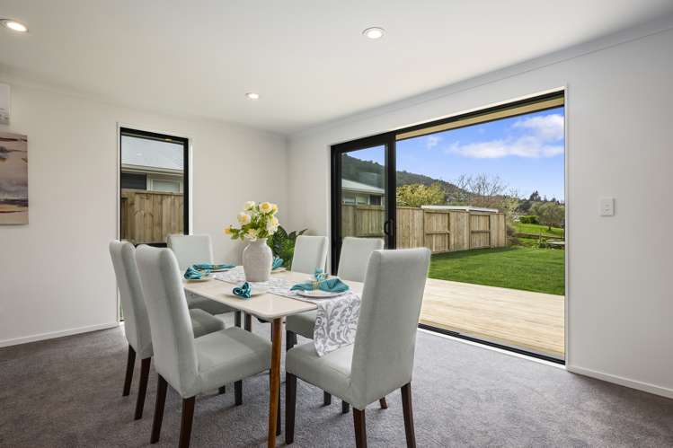 15 Lloyd Crescent Pukehangi_6