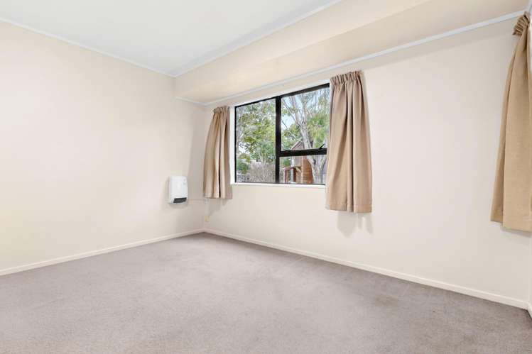 1 and 2/58 St Annes Crescent Wattle Downs_29