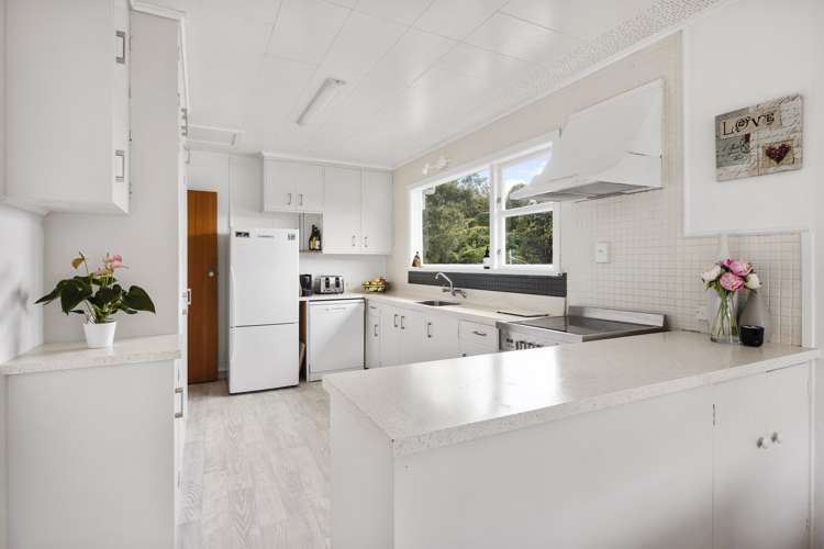 48 Thurleigh Grove Karori_6