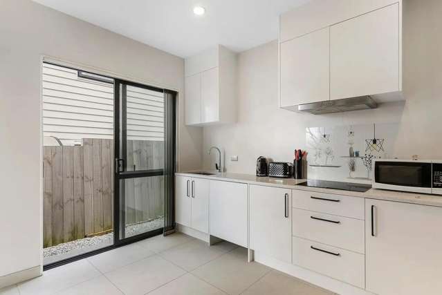 B/93 Thomas Road 10673_1
