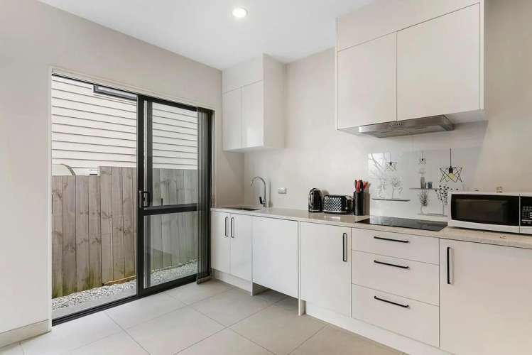 B/93 Thomas Road 10673_1