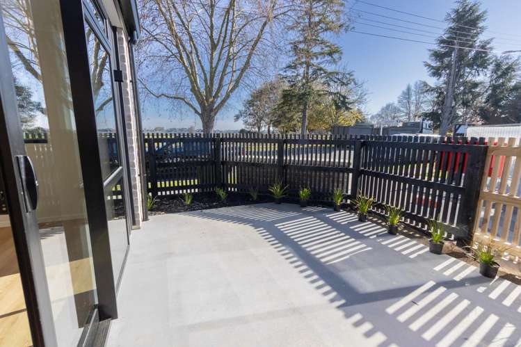 2/8 London Lane 11373_13