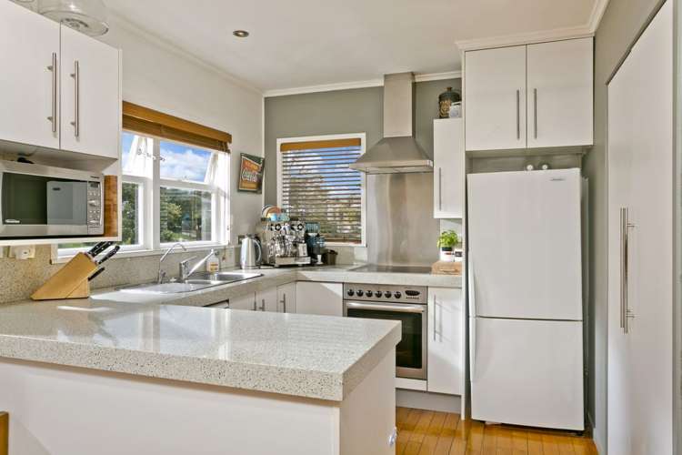 4 Regal Place Forrest Hill_21