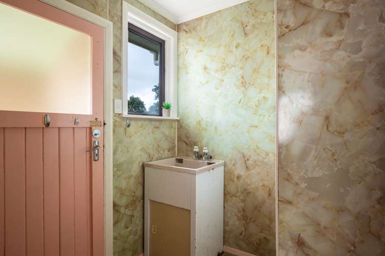 10 Carey Street Waitara_13