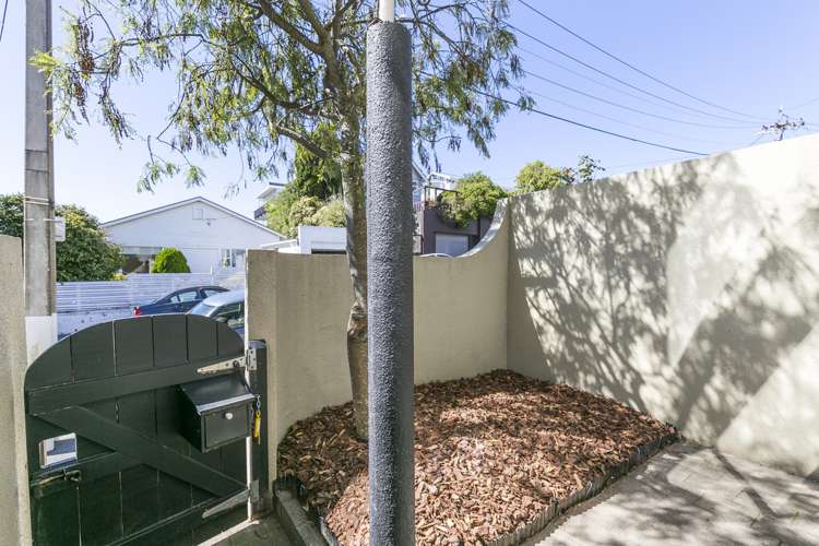 6/20 Thompson Street Mount Cook_9