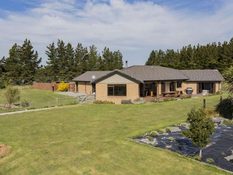 696 Poyntzs Road West Eyreton_16