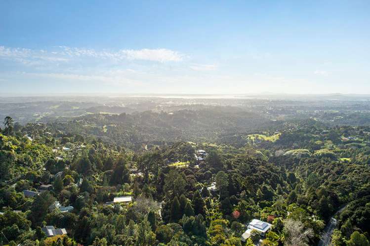 898 West Coast Road Waiatarua_0