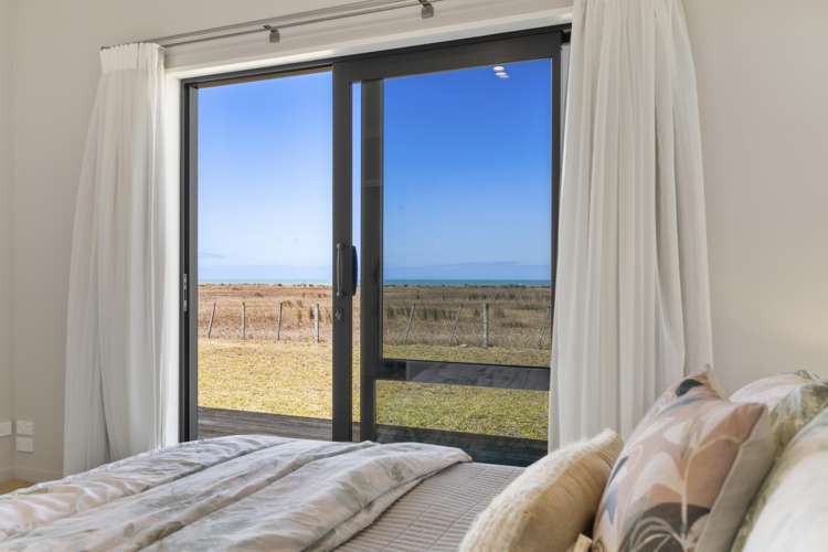 27 Ocean View Crescent Rarangi_11