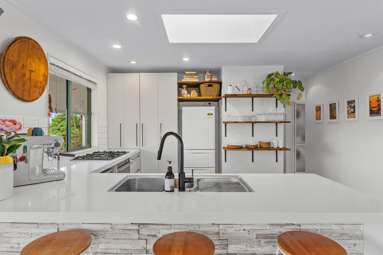 211 Whitehills Road_2