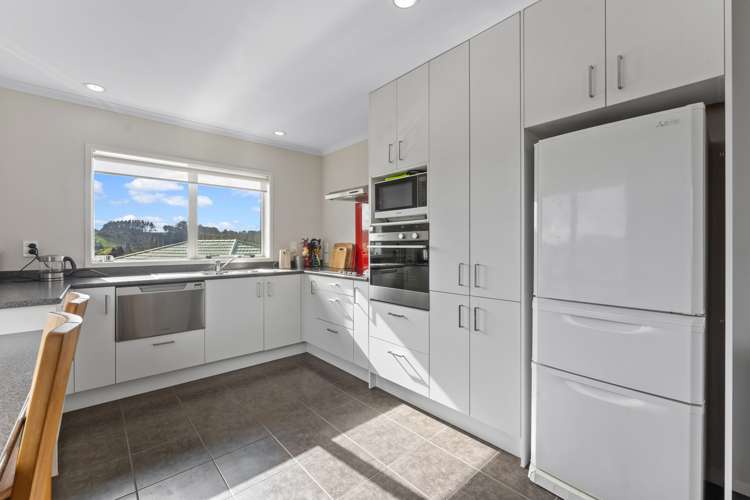 27/8 Village Place Tuakau_10