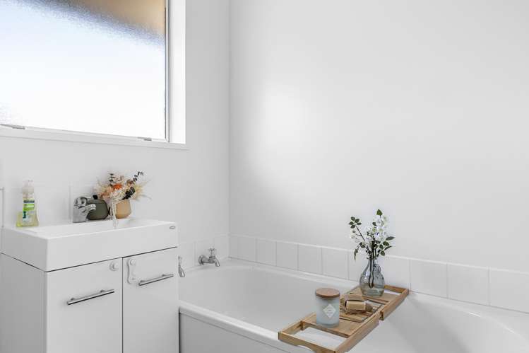 2/3 Quinton Place Bishopdale_9