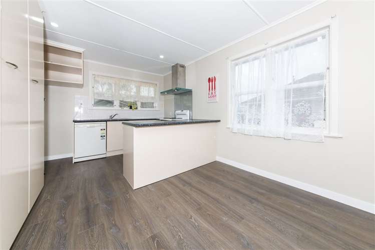 13 Ingleby Place Kelston_7