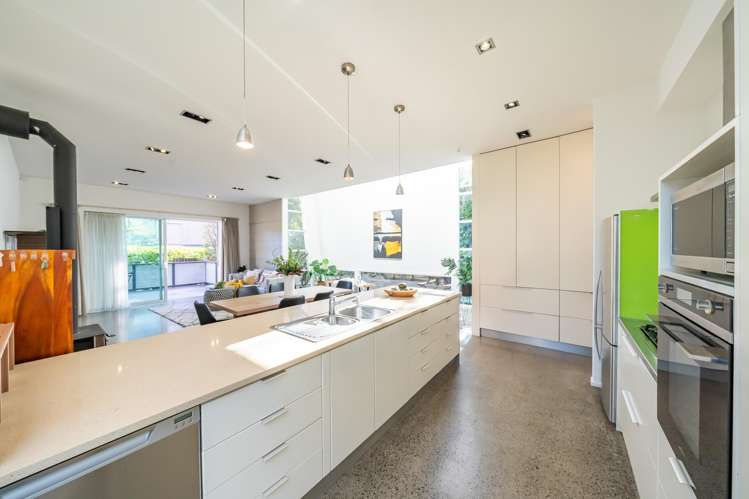 47 Korokoro Road Korokoro_16