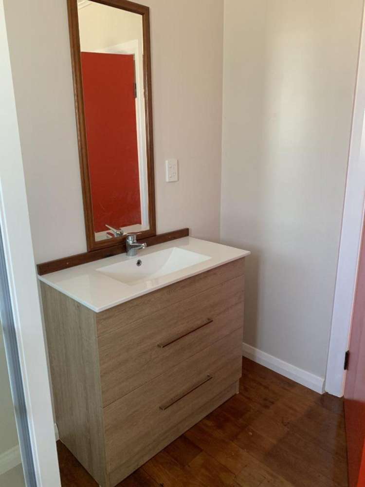  25 Flower Street Bulls_7