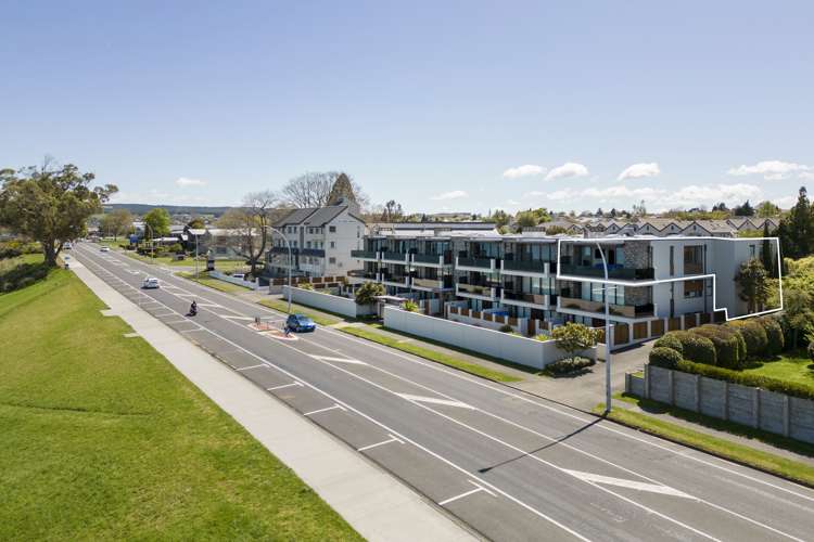 12/88 Lake Terrace Taupo_23