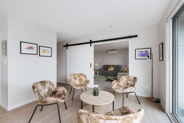 74 Whakaturou Crescent Pyes Pa_2