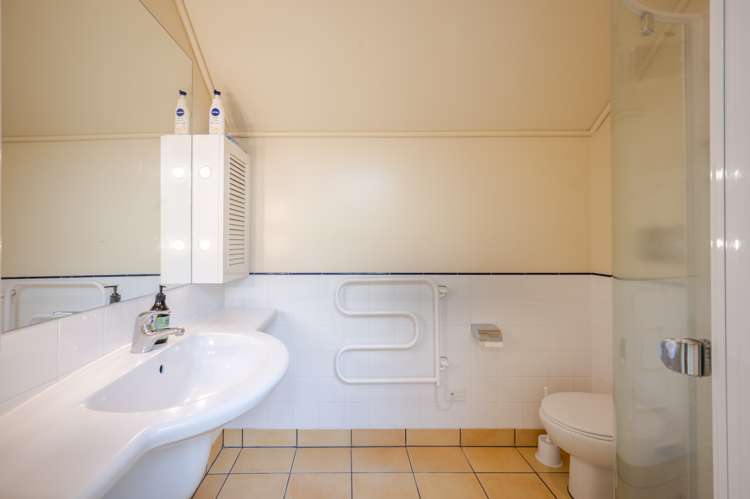 85j Beach Road Akaroa_16