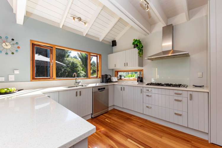 166 Woodlands Park Road Titirangi_5