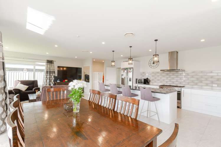 12 Young Place Taradale_5