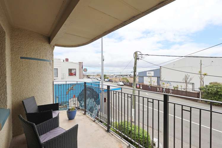 40 Gore Street + 41 Barrow Street Bluff_56