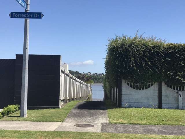 LOVELY HOME CLOSE TO THE WATER