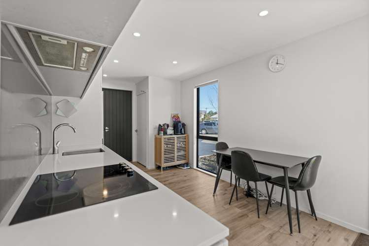 10/9 Grove Road Addington_3