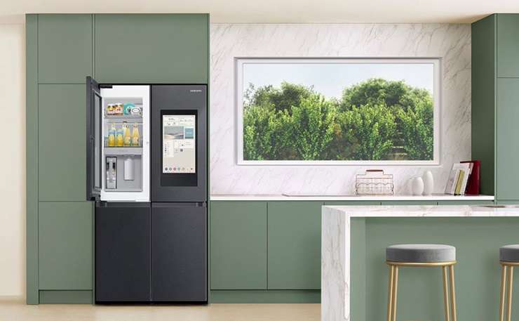 Smart fridges can organise your shopping lists, monitor use-by dates and provide recipe ideas. Artwork / Beth Walsh