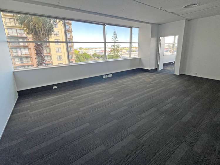 Unit B, L/15 Osterley Way Manukau_7