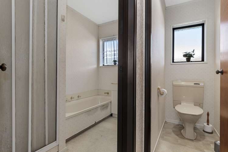 4 Edith Way Matua_12