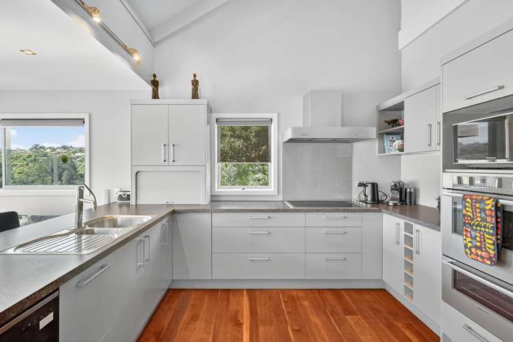 303 Marine Drive Charteris Bay_10