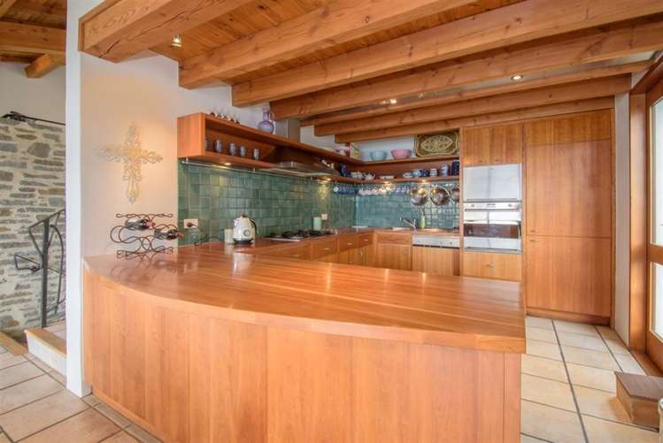 143 Wynyard Crescent Fernhill/Sunshine Bay_5