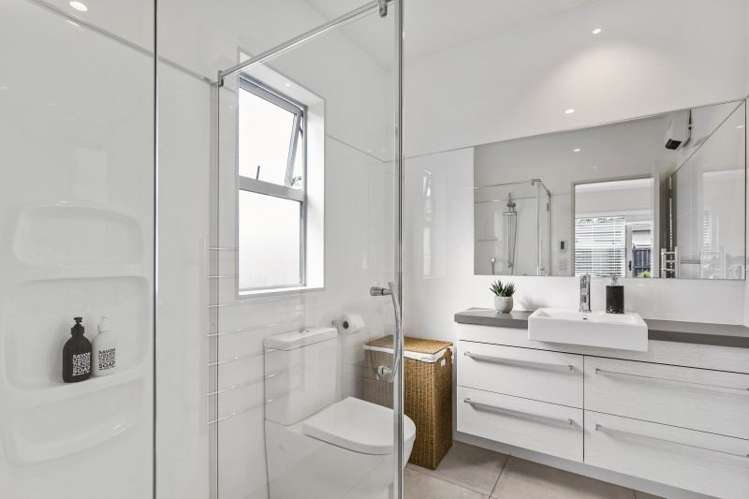 37 Andalusian Way Karaka_16