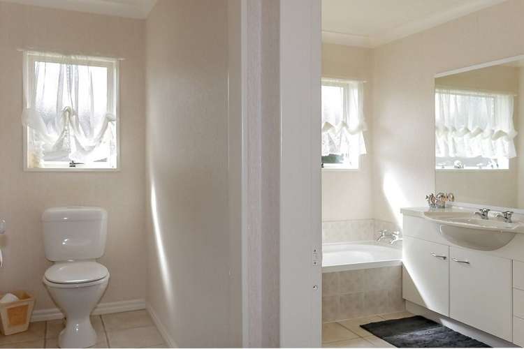 8 Manor Park Drive Pyes Pa_12