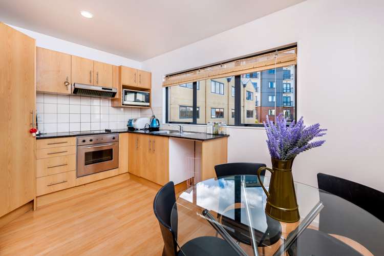 9/12 Crown Lynn Place New Lynn_12