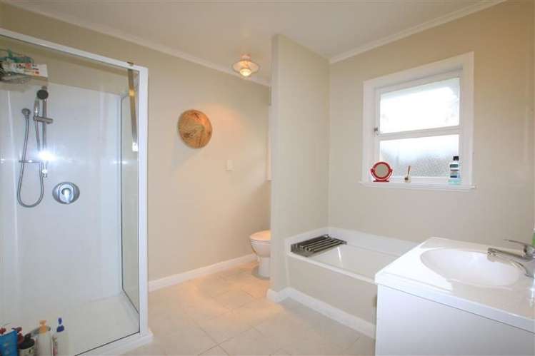 32 Kelwyn Road Kelston_7