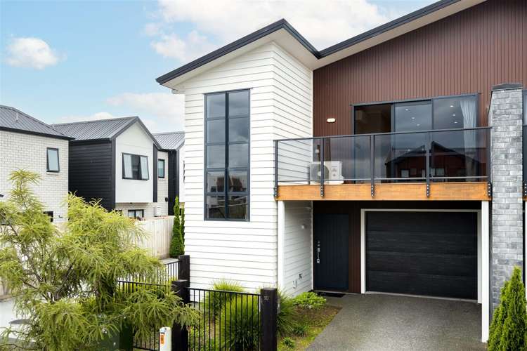 2/10 Charlemont Street_0