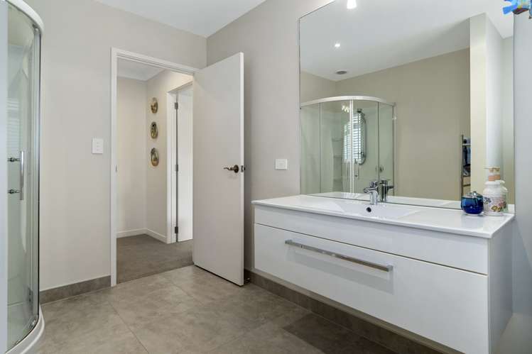 11 Contour Avenue Pyes Pa_13