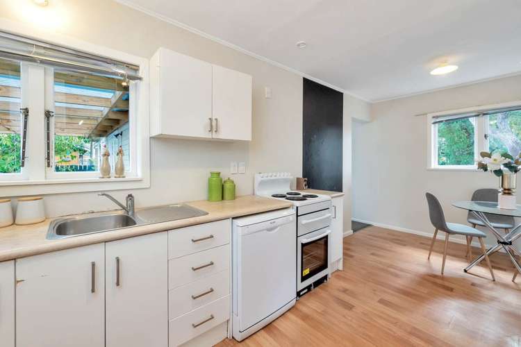 398 West Coast Road Glen Eden_7