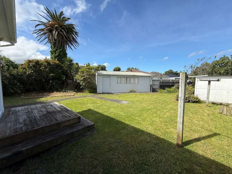 79 Hall Crescent Epuni_9