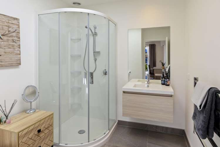 4 Coopworth Road Jacks Point_16