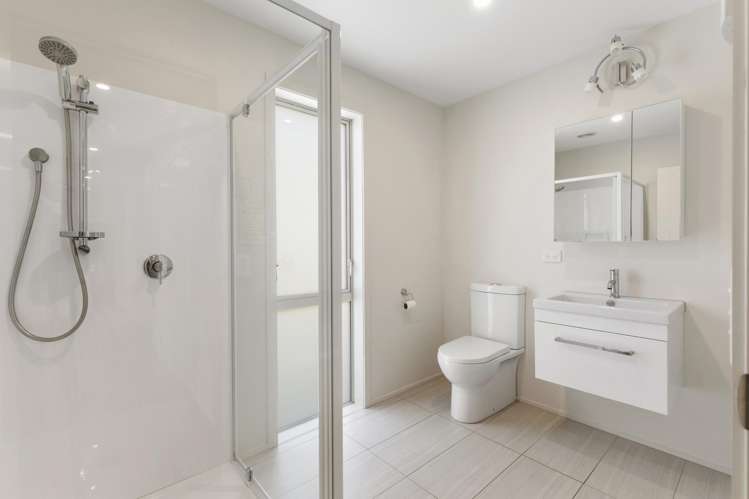 66 Cedarwood Street Woodridge_9