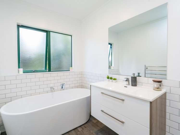 277 Mapara Road Acacia Bay_8