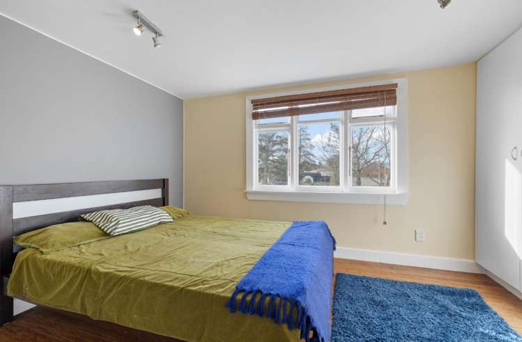 5669A West Coast Road Springfield_30