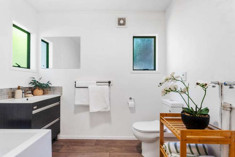 281 Huia Road Titirangi_13