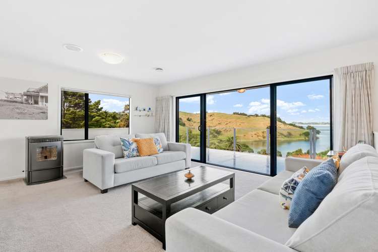 4 Kookaburra Drive Campbells Beach_12