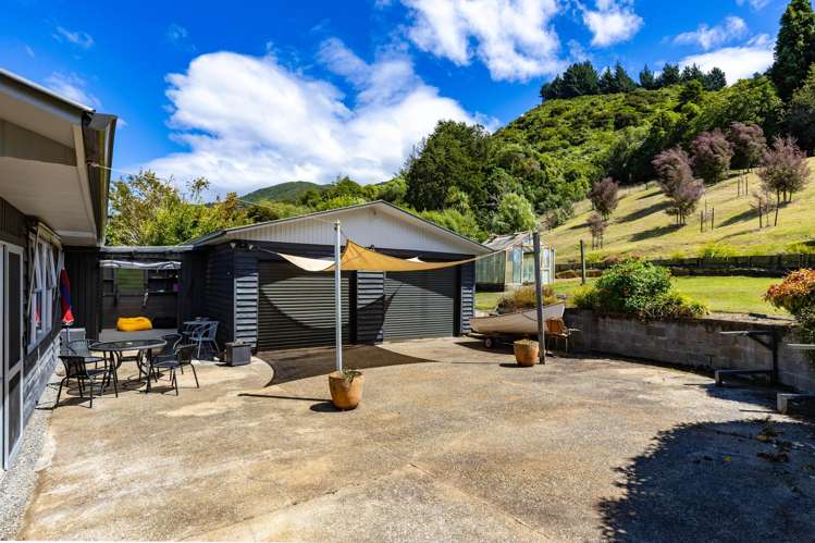 337 and 337a Anakiwa Road Anakiwa_31